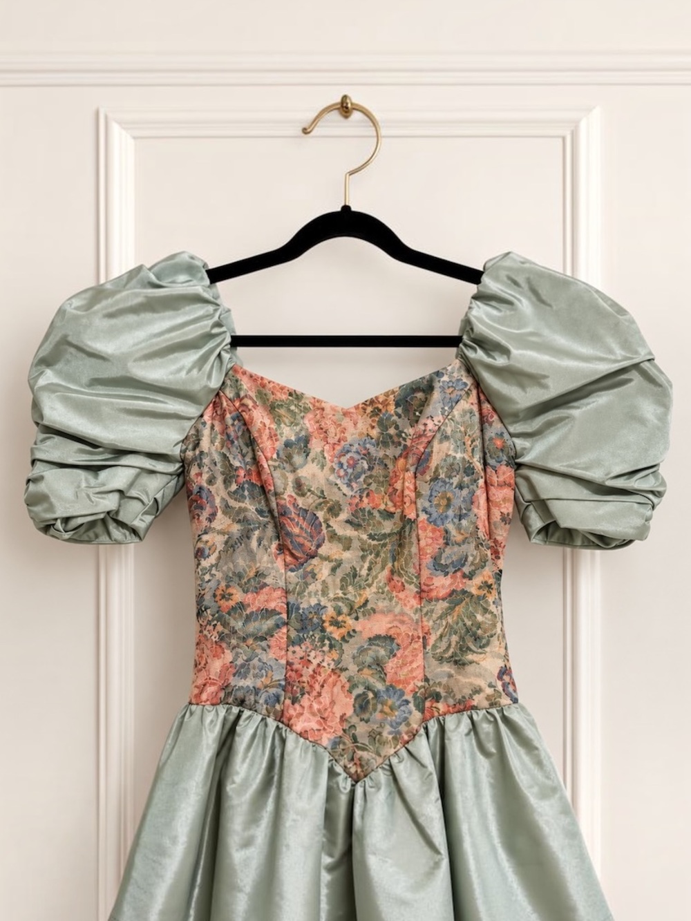 Rare Vtg House of Bianchi
Statement Dress Floral Brocade
Puff Sleeves Sage Green - Picture 7 of 11